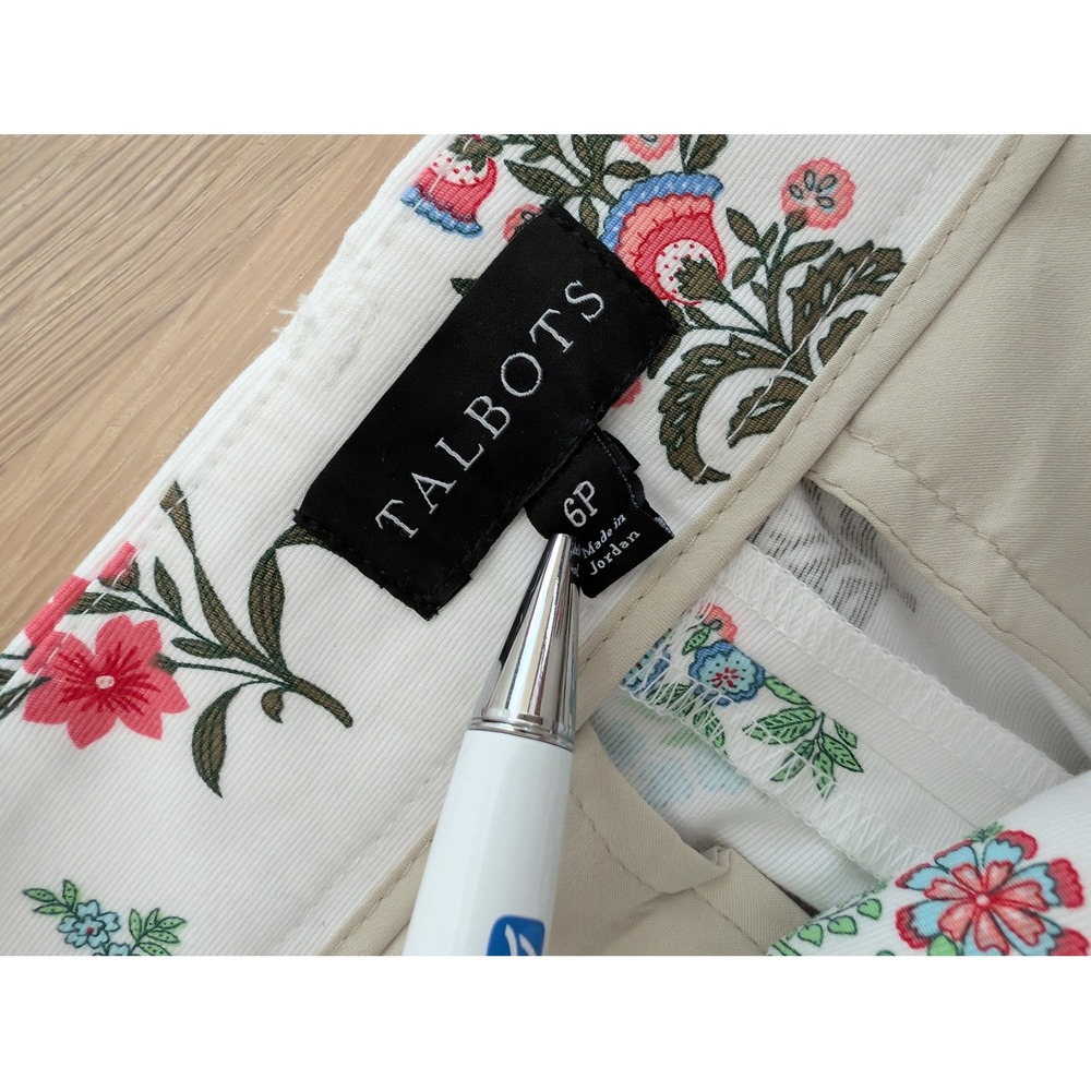 Talbots Scalloped Hem Floral Print Shorts White Pink Blue Cotton Blend Petite 6P - Picture 4 of 8